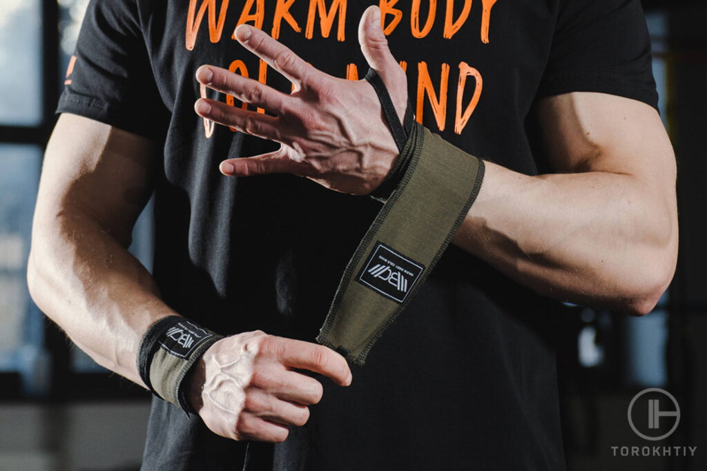 How To Use Wrist Wraps Correctly: Everything You Must Know