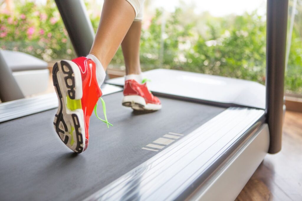 running training on treadmill