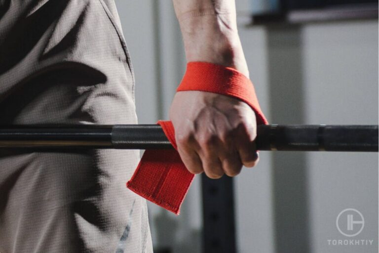 Lifting Grips vs Straps: What Works Best