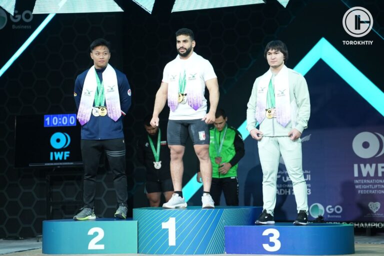 WWC 2023, Day 8 – Men’s 81 kg Results: Italian Oscar Reyes celebrates the win, while Indonesian Rahmat Erwin breaks the WR in C&J